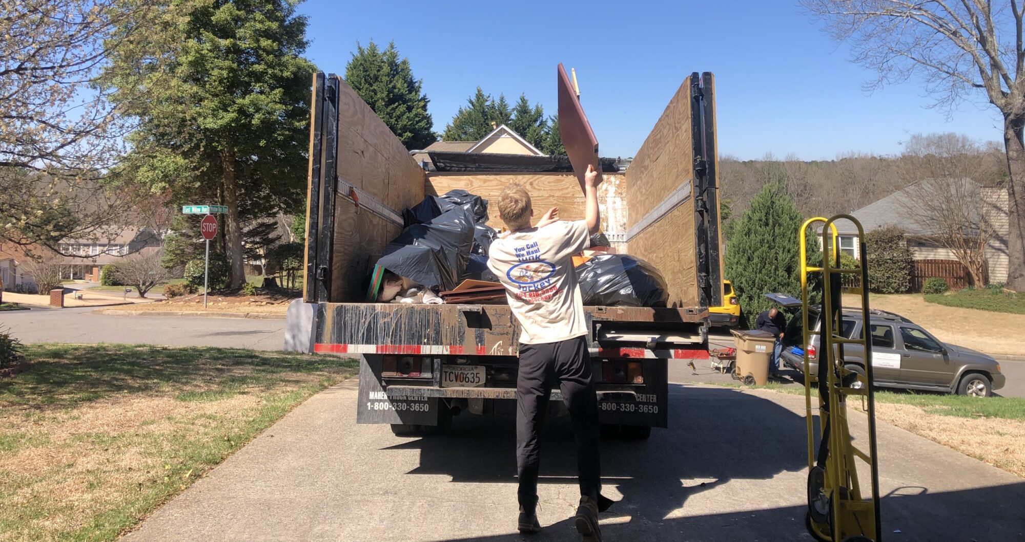 loading_truck_junk_cropped